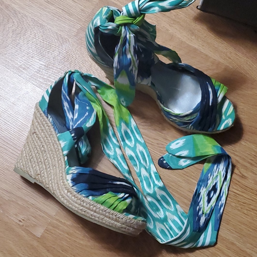 Shoes - Picture 2 of 3